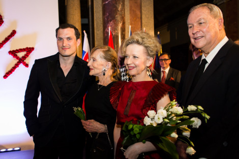 zleva herec Ján Koleník, herečky Soňa Červená, Enikő Eszenyi, režisér Robert Wilson