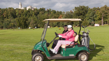 na golfu