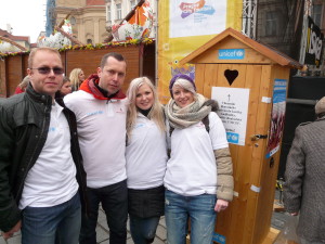 Zaměstnanci_PROFI_CREDIT_v_čele_s_marketingovým_ředitelem_Ondřejem_Lokvencem_podpořili_UNICEF