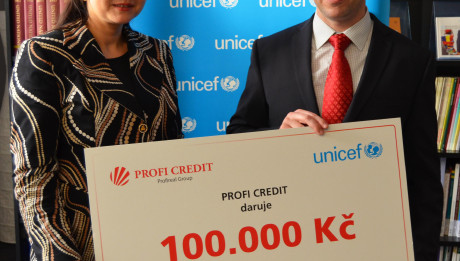 ředitelka_UNICEF_ČR_Pavla_Gomba_a_marketingový_ředitel_PROFI_CREDIT_Ondřej_Lokvenc