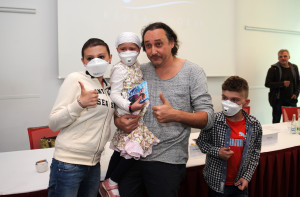 Vojtko s malou pacientkou