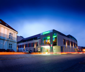 Holiday Inn (2)