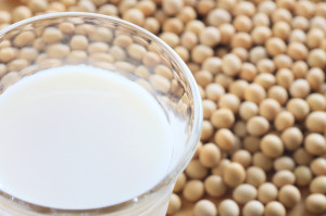 soy beans and soy milk