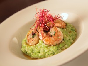 Restaurant_Port58_Hraskove_risotto_s_restovanymi_krevetami_na_chilli_a_cesneku