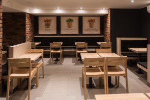 KFC_interier_suteren_1