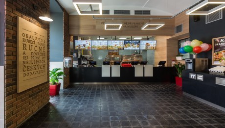 KFC_pohled_na_bar