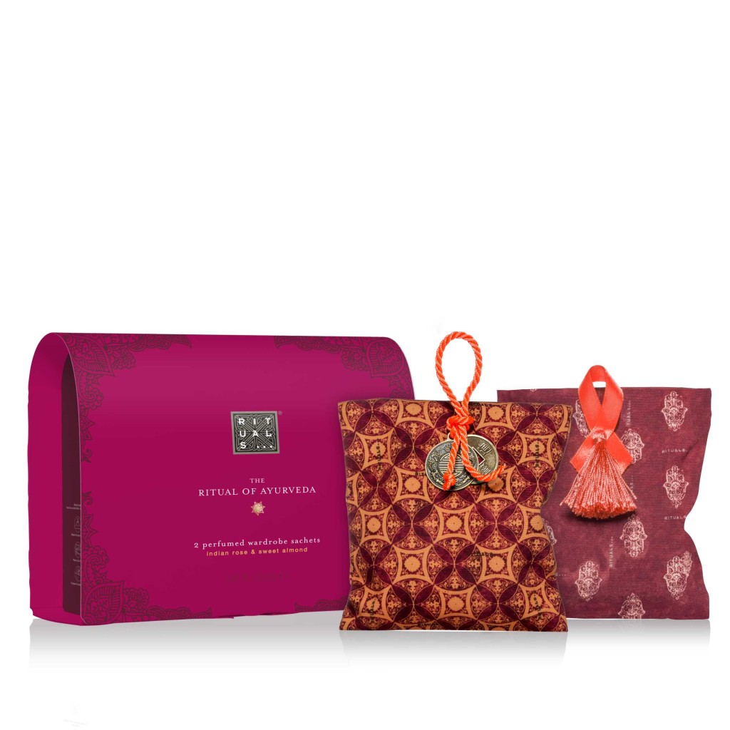 Rituals.cz_The_Ritual_of_Ayurveda_Wardrobe_Sachet,_vonne_sacky_do_skrine,_cena_435_Kc