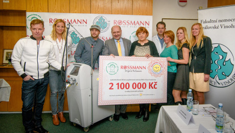 ROSSMANN_FNKV_00_France_Slukova_Issa_Mikel_Baudysova_Zajicek_Stanley_Dvorakova_Syrovatkova