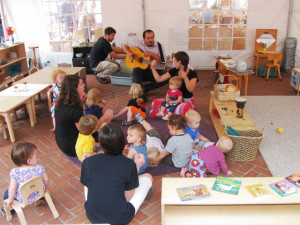 Okno_do tridy_Family market_Portland