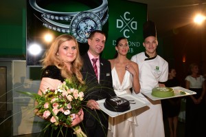 Erika_Lori_majitelak__s_a_Anetou,_která__slaví_narozeniny_diamond_club