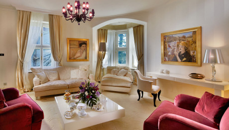 Presidential_Suite_-_Living_Room_2