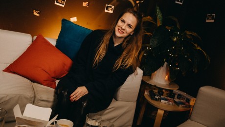 Petra Nesvačilová přijala pozvání do pořadu Adély Elbel, aniž by věděla, jak dlouho trvá. Zdroj_Mall.tv