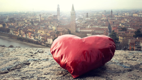 Heart_Wall_City_Hipster_Outdoors