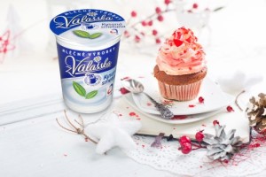 Cupcake with white and red cream