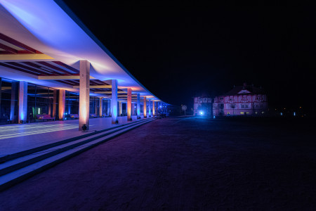 Jurkovicuv dum_a_Lazenska_kolonada_nocni_osvetlena_foto_zdroj_Lazne_Luhacovice