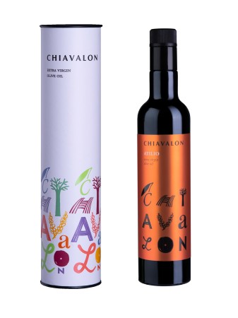 Chiavalon Atilio v dárkové bílé tubě, 250 ml, 434 Kč, www.olivum.cz
