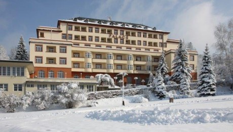 Palace_hotel_exterier_zimni_4_foto_zdroj_Lazne_Luhacovice