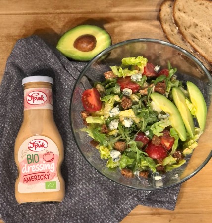 recept-bio-salat-s-americkym-dressingem