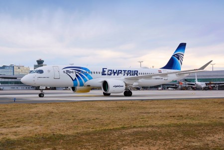 EgyptAir_A220_Letiště Praha