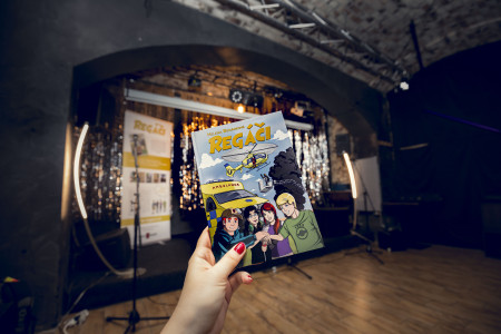 Krest knihy Regaci FOTO Eliska Sirotkova (5)