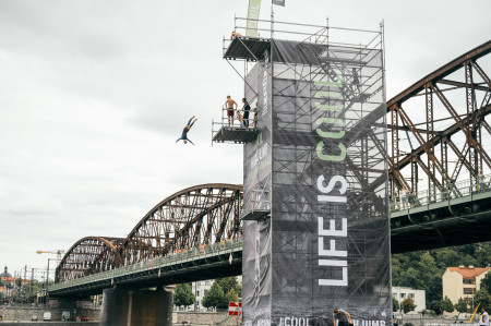 photo: Lukas Neasi