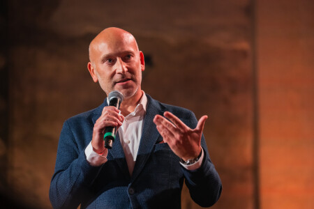 David_Vaněk_gen._ředitel_Fortuny,_největší_sponzor_spolku_Alsa