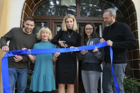 Oficiálně_Alkos_otevřený_M._Písařík,_D._Batulová._M._Duffková,_E._Burešová,_H._Dědek_Foto_Alkos