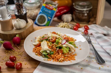 MENU_GOLD_Rajcatovy_bulgur_se_salatem_a_mozzarelou