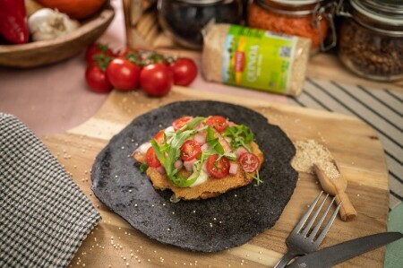 Obložená quinoa placka