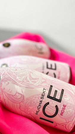 Mucha_Sekt_ICE_ROSE