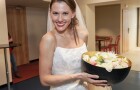 Šárka Vaculíková se převedla ve svatebním a na jevišti se jí dvořil vlastní manžel