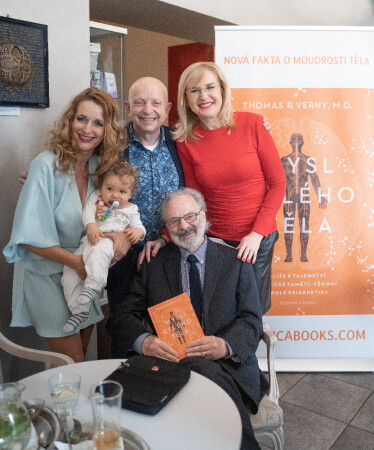 Markéta Muzikářová s Maxíkem, Karel Svoboda, Štěpánka Duchková a Dr. Thomas Verny