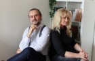 Tandem v podání výtvarnice Alexandry Hejlové a ředitele TV V1 Oldřicha Tamáše válí!