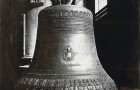 Sto pražských zvonů za válečné oběti. Nedělní zvonění uvodí koncert Válečné rekviem festivalu Prague Sounds na Hradě