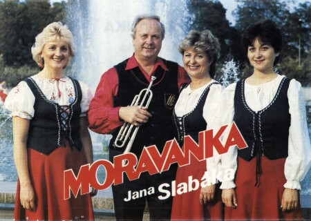 Jan_Slabak_se_zpěvačkami_Moravanky_ve_druhe_polovine_80.let