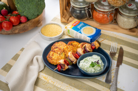 Menu_Gold_Jáhlové_placky_s_krůtím_špízem_a_tzatziki_produkt