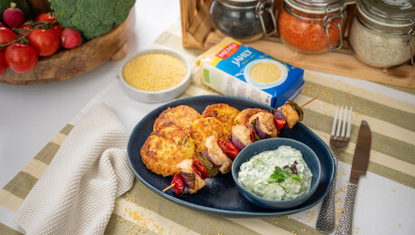 Menu_Gold_Jáhlové_placky_s_krůtím_špízem_a_tzatziki_produkt
