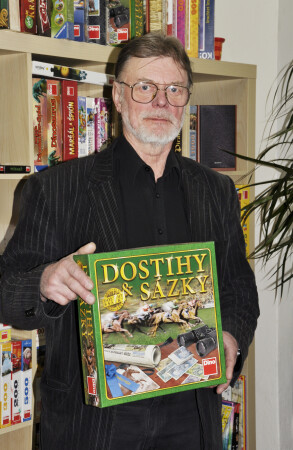 Dino_zakladatel_Dino_Toys_Ladislav_Mareš_autor_Dostihy_a_sazky_archiv_Dino_Toys