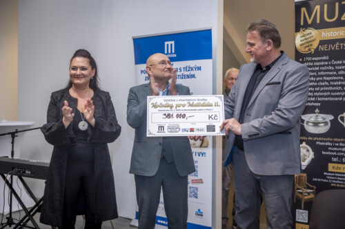 celkem_vydraženo_manželé_Seláčkovi_a_Jaroslav_Krapka