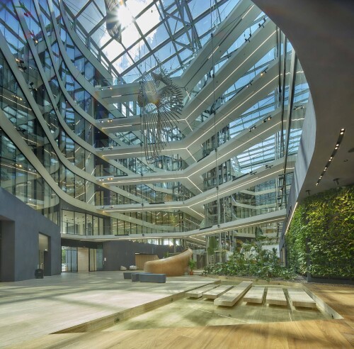 Roztyly_Plaza_atrium