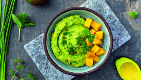 Guacamole s mangem