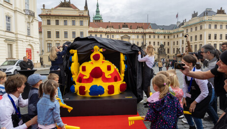 LEGO_KORUNA_HRAD_1
