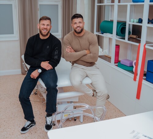 Matouš Kohout (MMA Oktagon) a Adam Gemrot (ředitel Ponseti Clinic