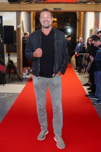 V pasti_premiera_foto Bontonfilm