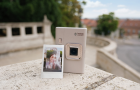Fujifilm představil novou generaci hybridních instantních fotoaparátů instax mini LiPlay™
