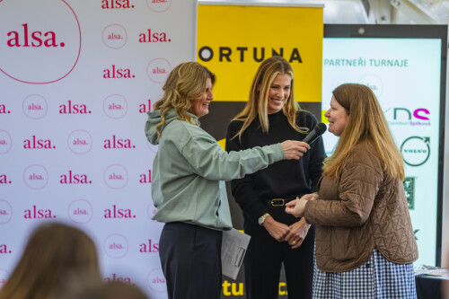 Moderátorka_Kateřina_Nekolná_,Daniela_Peštová_a_Eva_Bezuchová