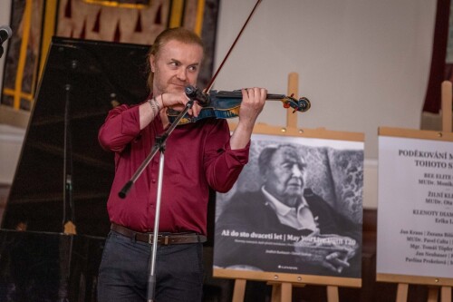 Hraje_Pavel_Šporcl