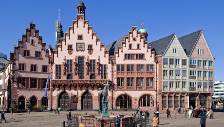 DE_Frankfurt_Am_Main-Roemerberg_von_Suedosten